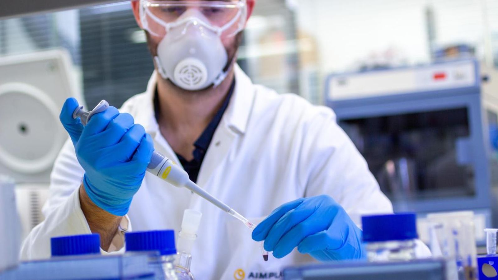 Un laboratori de test per a identificar la presència de coronavirus