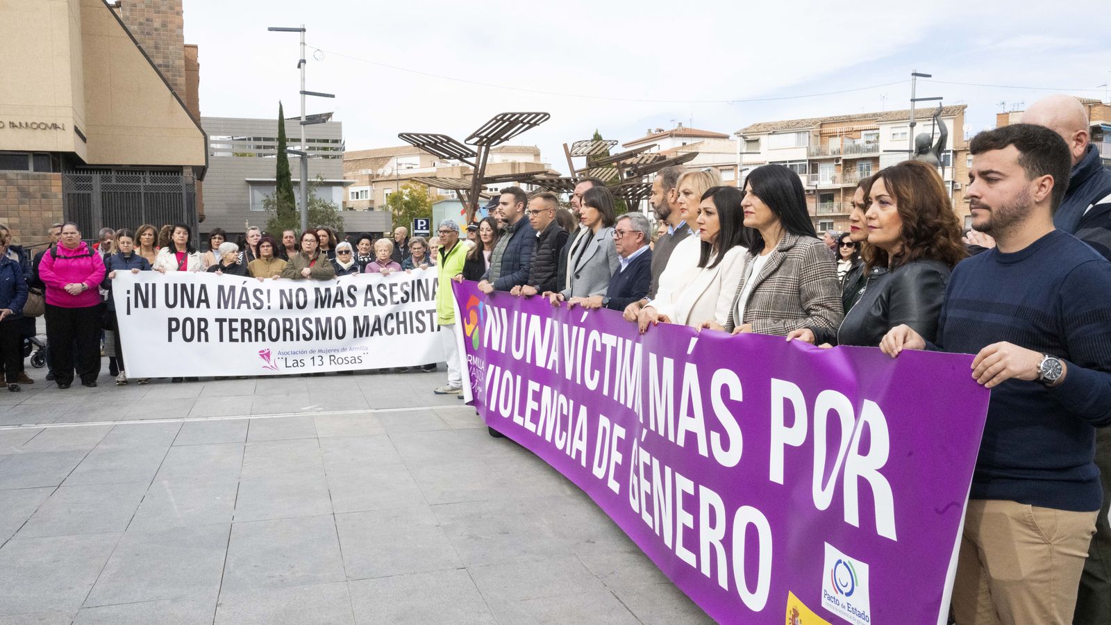 Armilla (Granada) guarda silencia per la dona apunyalada pel seu exmarit, ja detingut