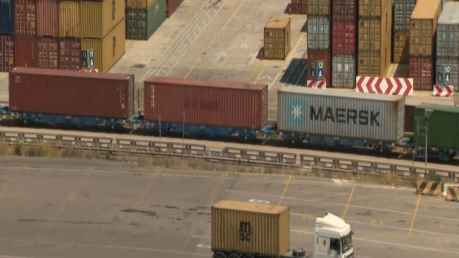 Foto de portada: Entrada de mercaderies al port de València