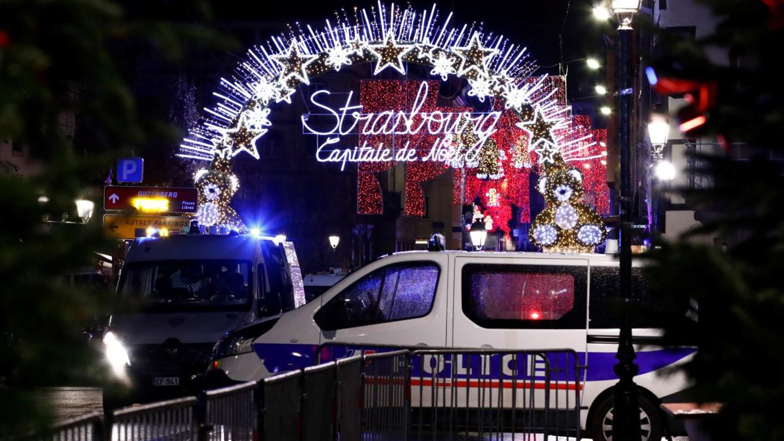 La policia francesa desplega un ampli dispostiu per a trobar l\'autor de l\'atac terrorista d\'Estrasburg