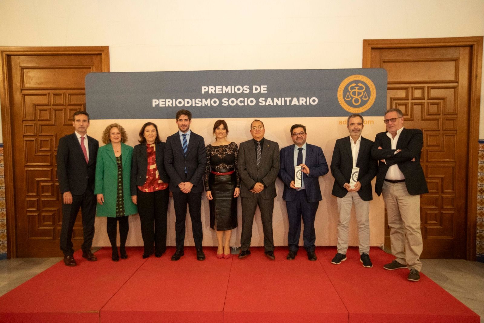 Foto de família dels premiats en els VIII Premis de Periodisme Sociosanitari 2024