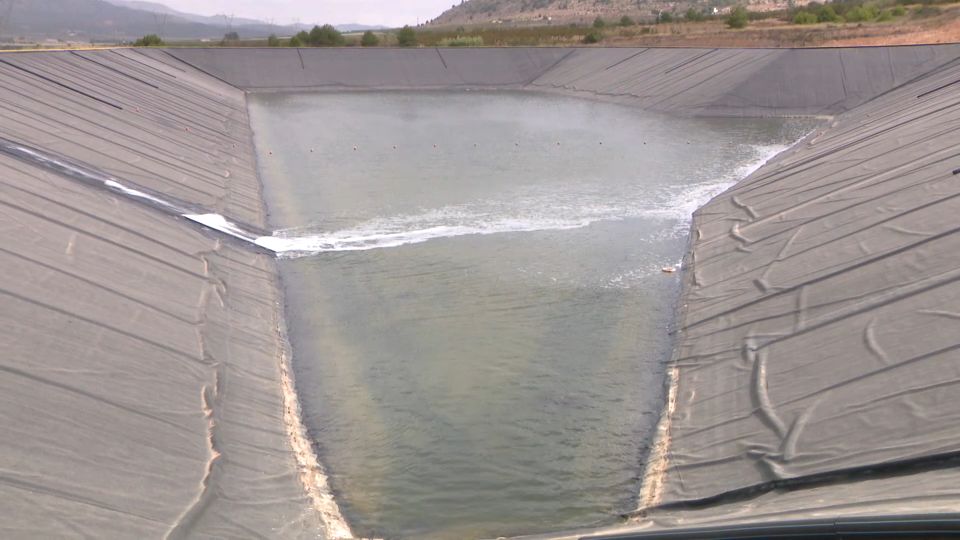 El transvasament Xúquer-Vinalopó té quatre estacions per a l'embassament i bombeig d'aigua