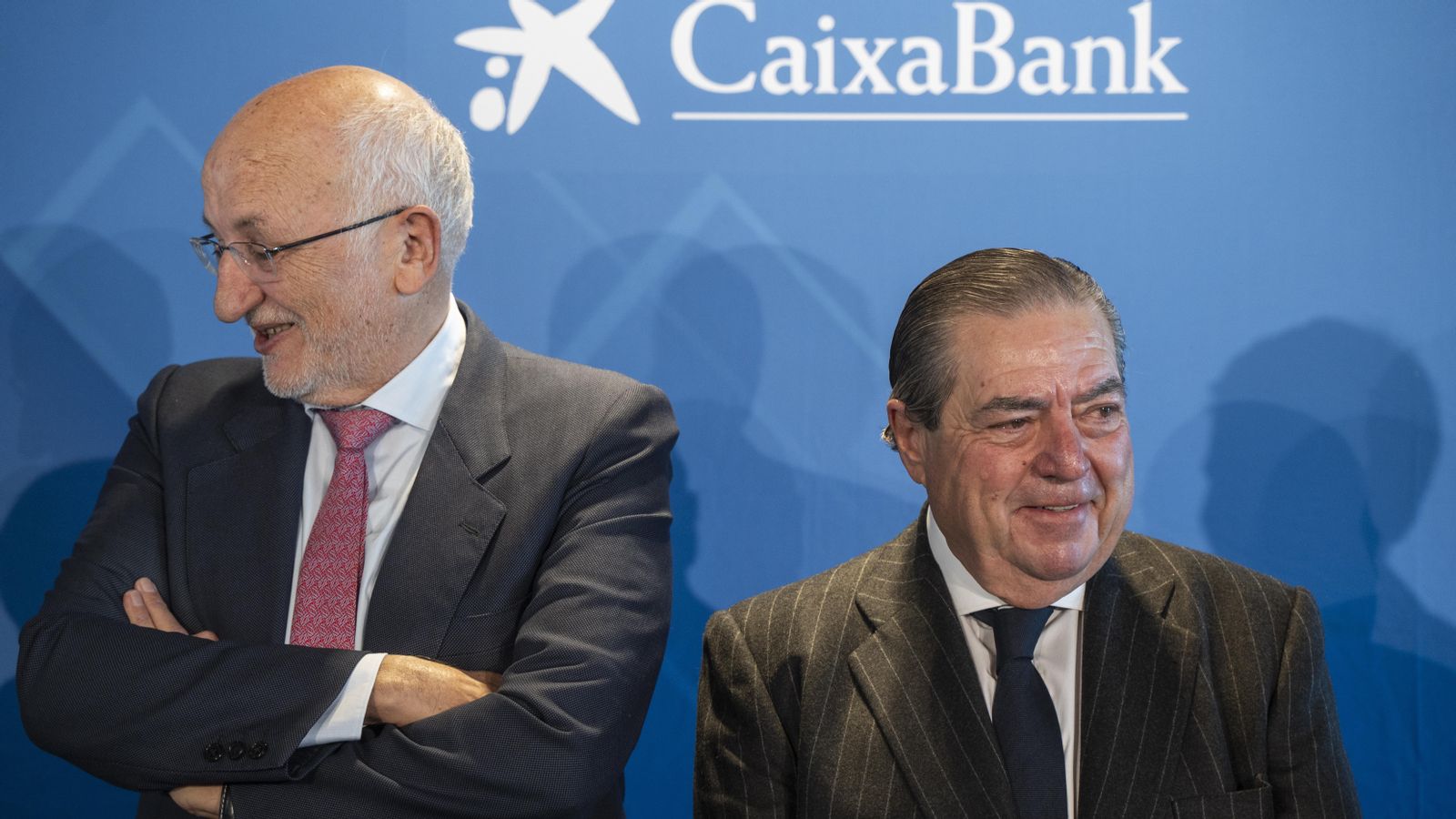 Juan Roig i Vicente Boluda a la seua arribada a un desdejuni informatiu de Fòrum Europa, a València