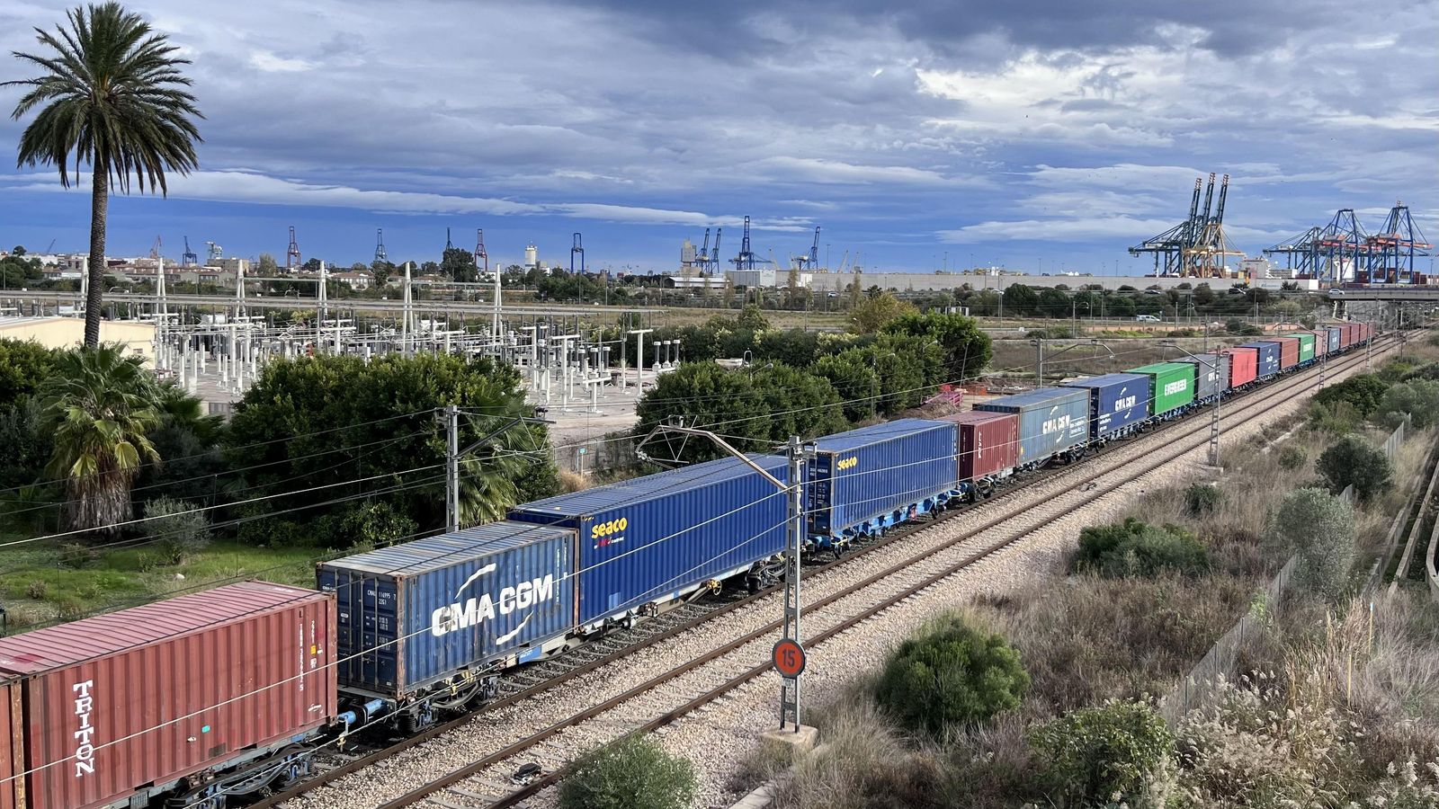 Tren de mercaderies al port de València