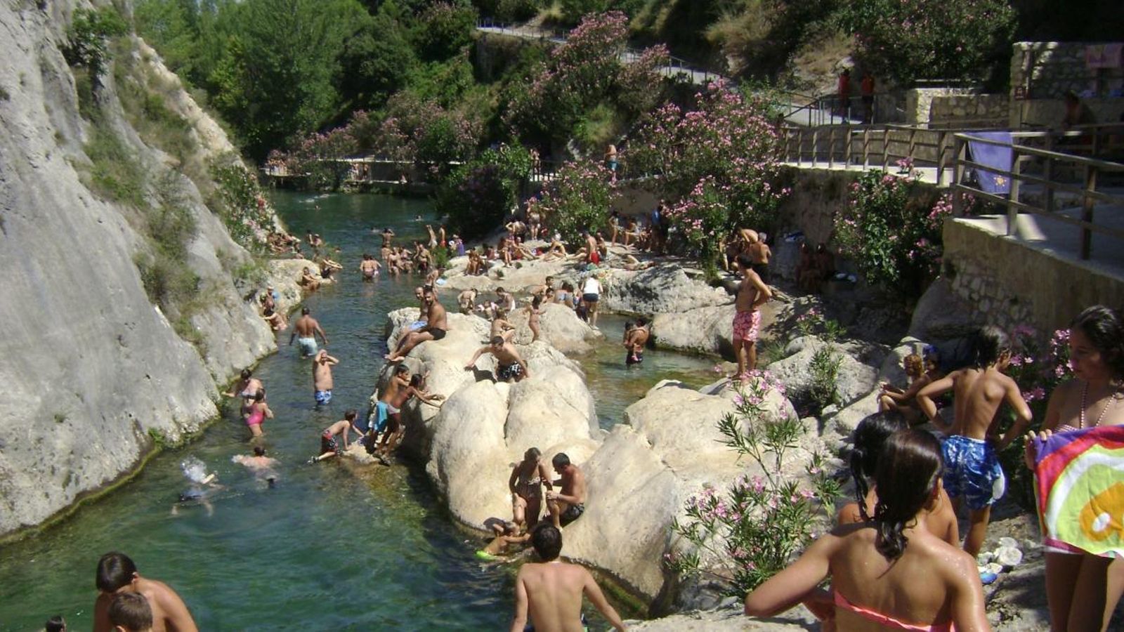 La zona de bany del Pou Clar, a Ontinyent, també quedarà tancada a partir del dijous