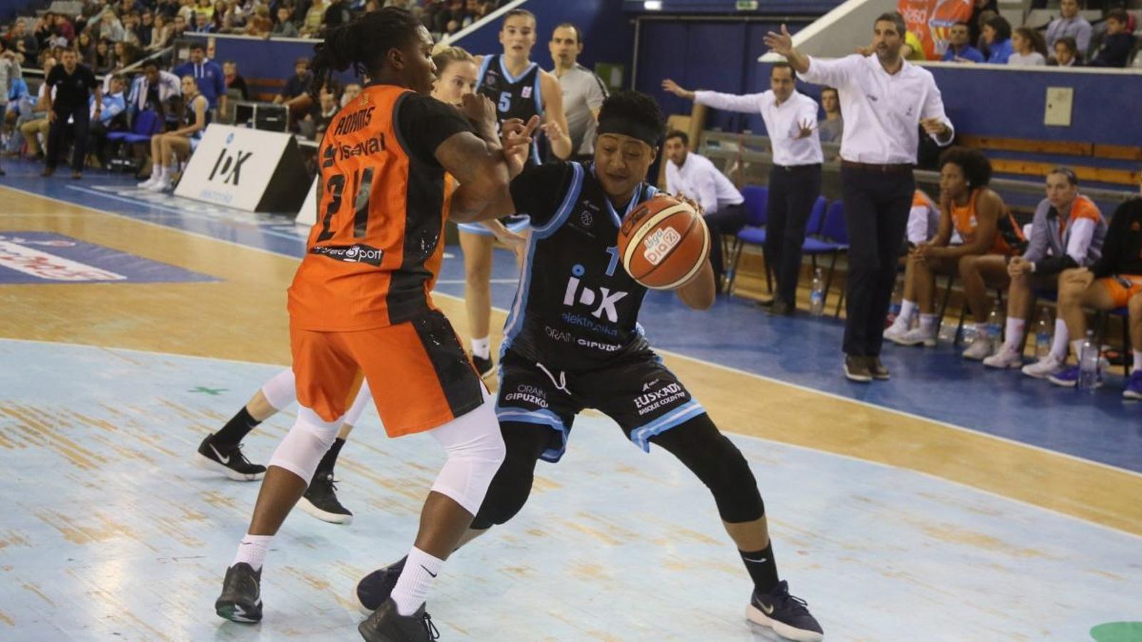 Joy Adams, una de les jugadores més destacades del partit