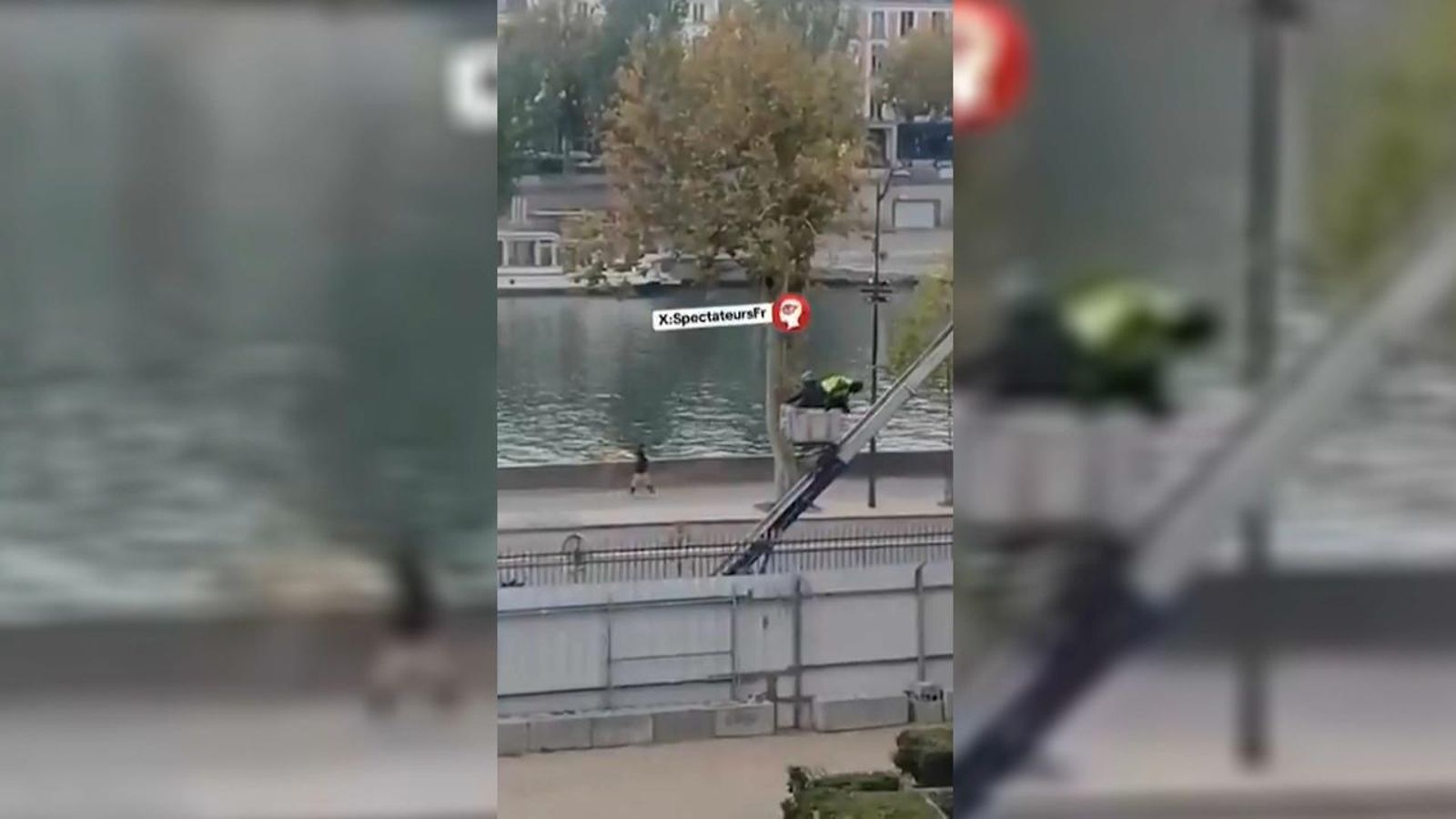 Moment en què els lladres peguen a fugir amb el botí furtat