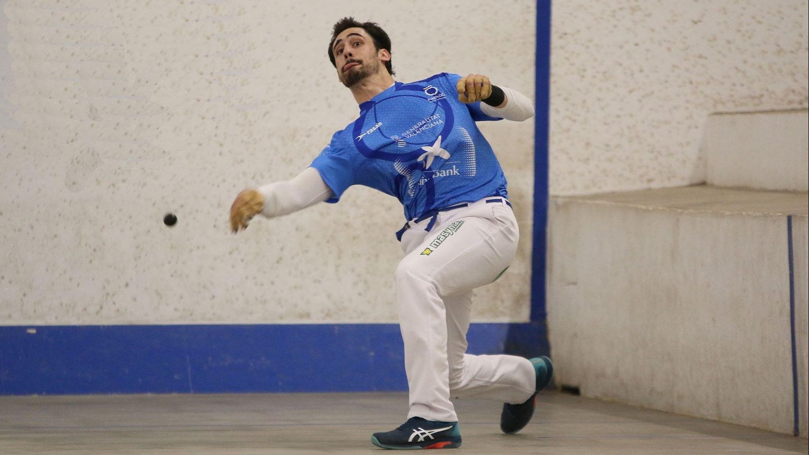 Giner, durant la partida contra Montserrat