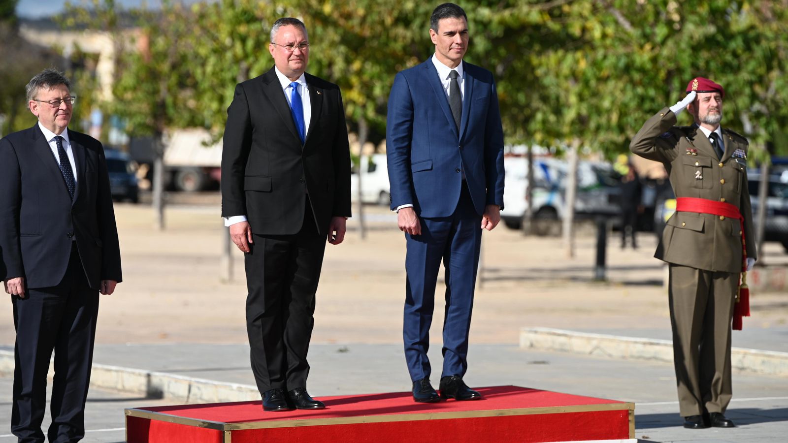 El president del govern, Pedro Sáncehz, amb el primer ministre de Romania, Nicolae-Ionel Ciuca