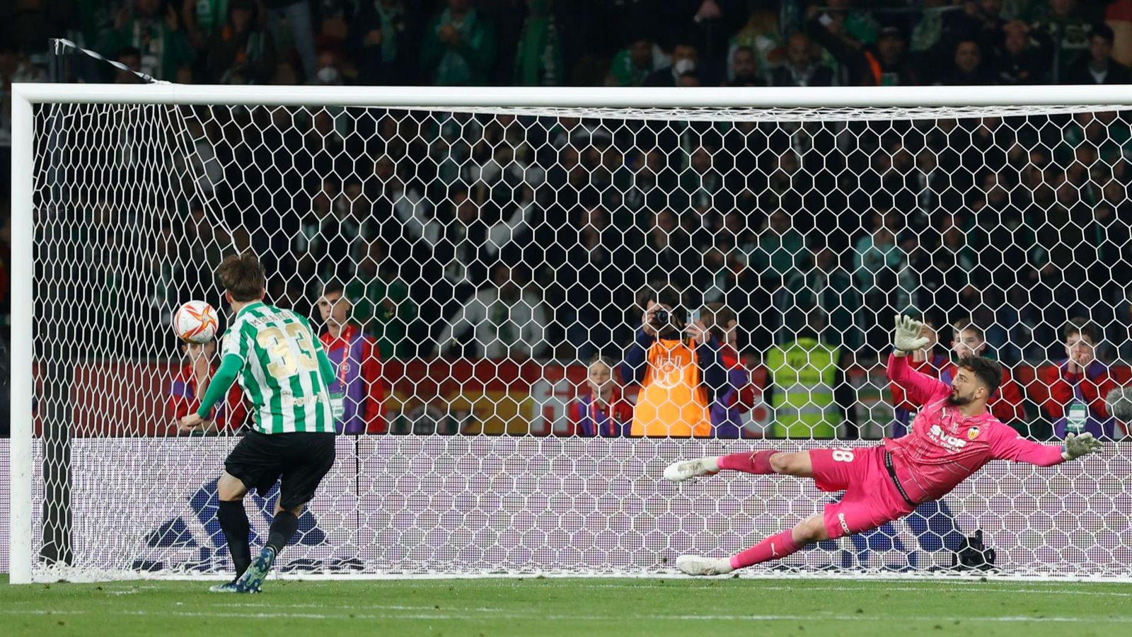 Miranda marca el penal decisiu