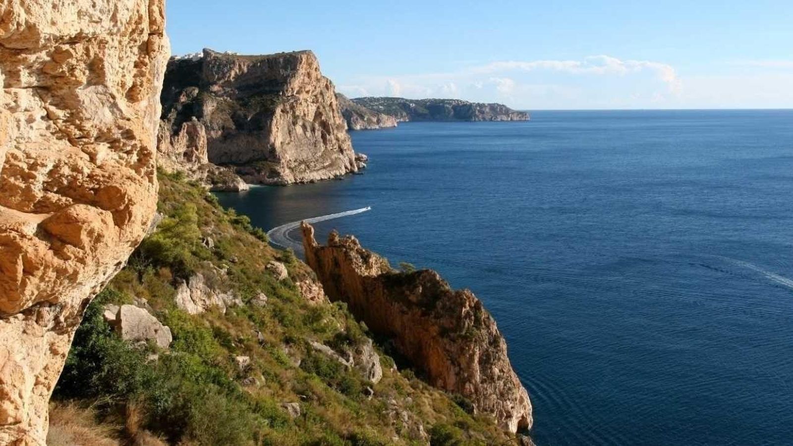 En imatge, un dels trams de penya-segats de la Marina