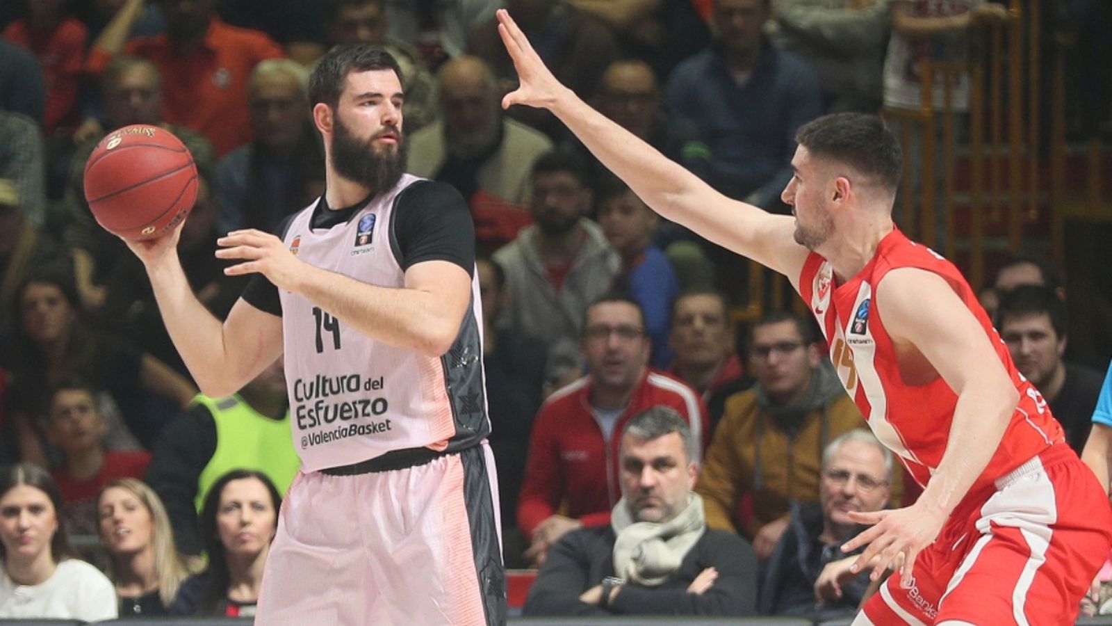 Dubljevic en el partit d'Eurocup contra l'Estrela Roja a Belgrad