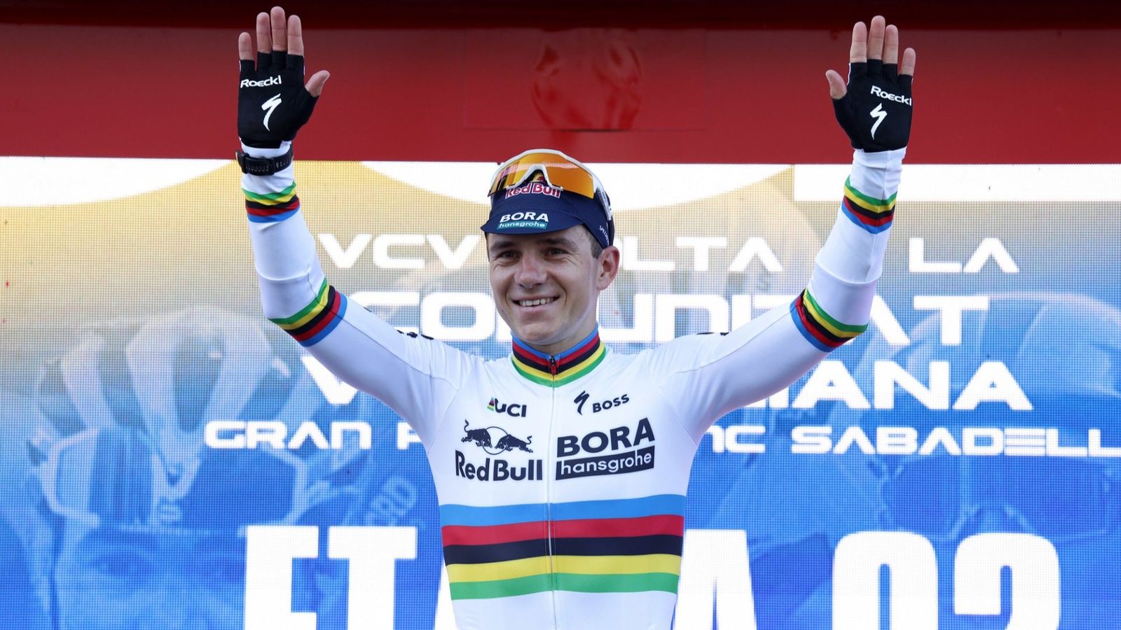 Evenepoel celebra la victòria en el pòdium