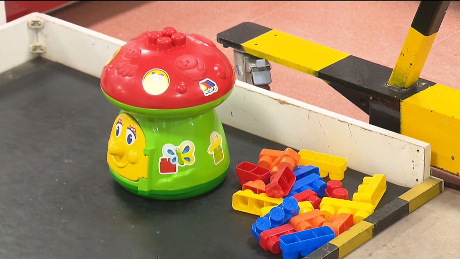 VÍDEO | El sector del joguet confia a revertir la situació amb les vendes nadalenques