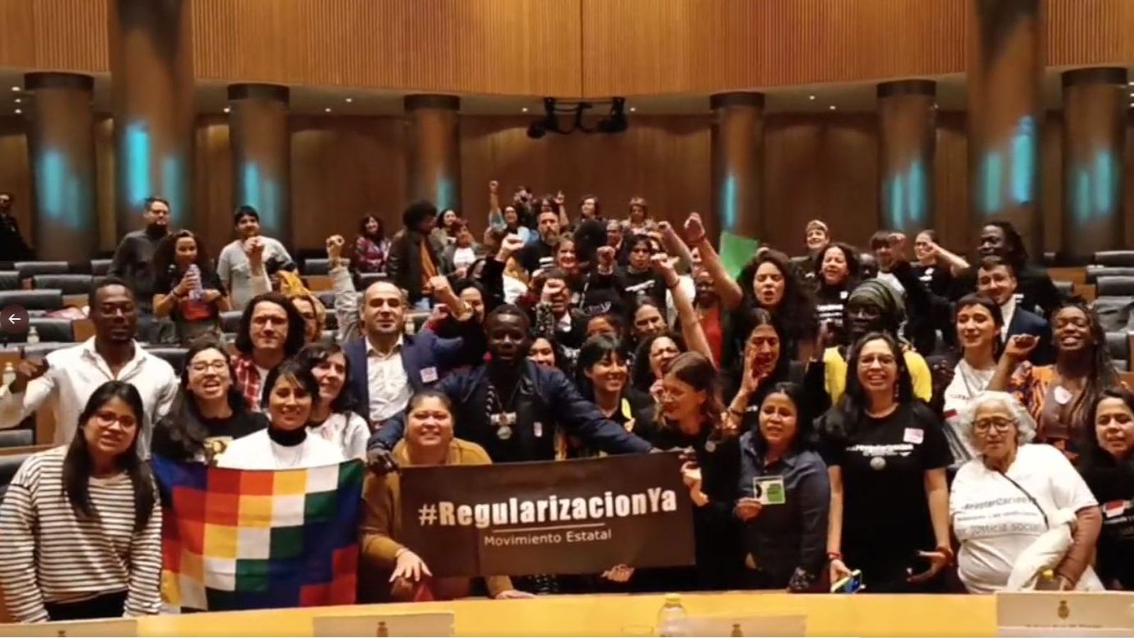 La plataforma 'Regularització Ja' presenta la ILP a la cambra baixa