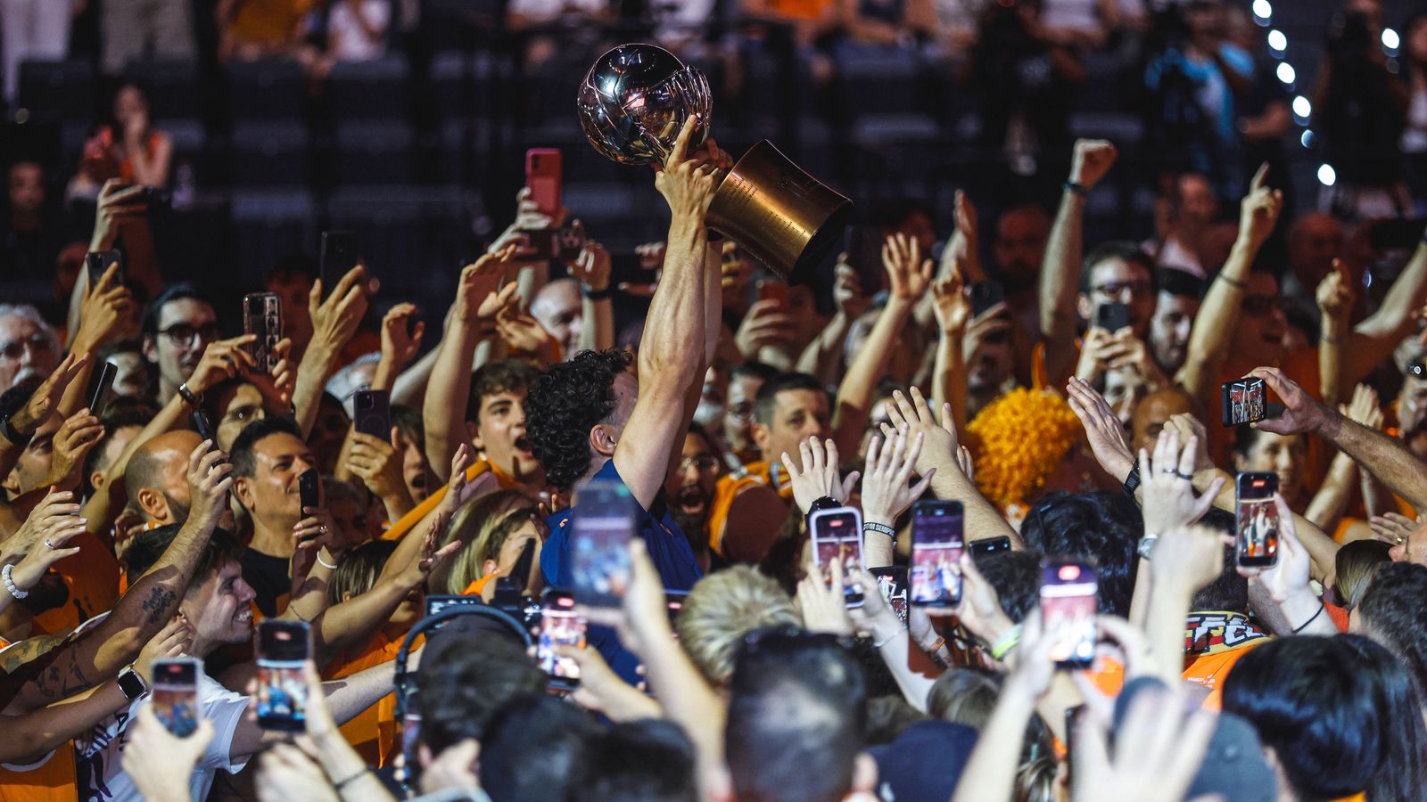 Puerto alça el títol de lliga en el Roig Arena