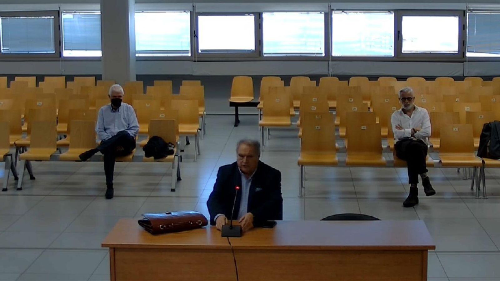 L'expresident de la Diputació de València Alfonso Rus, declara al tribunal en presència de Mariano López i l'exgendre d'aquest, Marcos Benavent