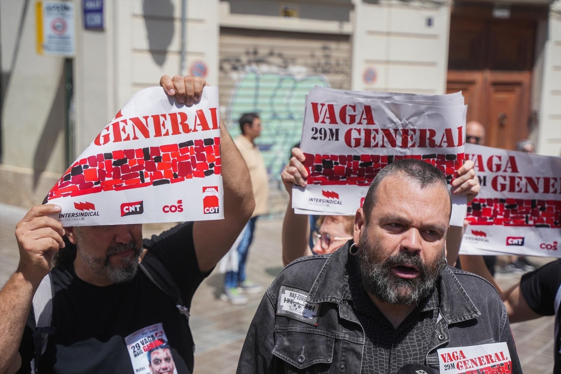 Membres de tots els sindicats convocants de la vaga general del 29M