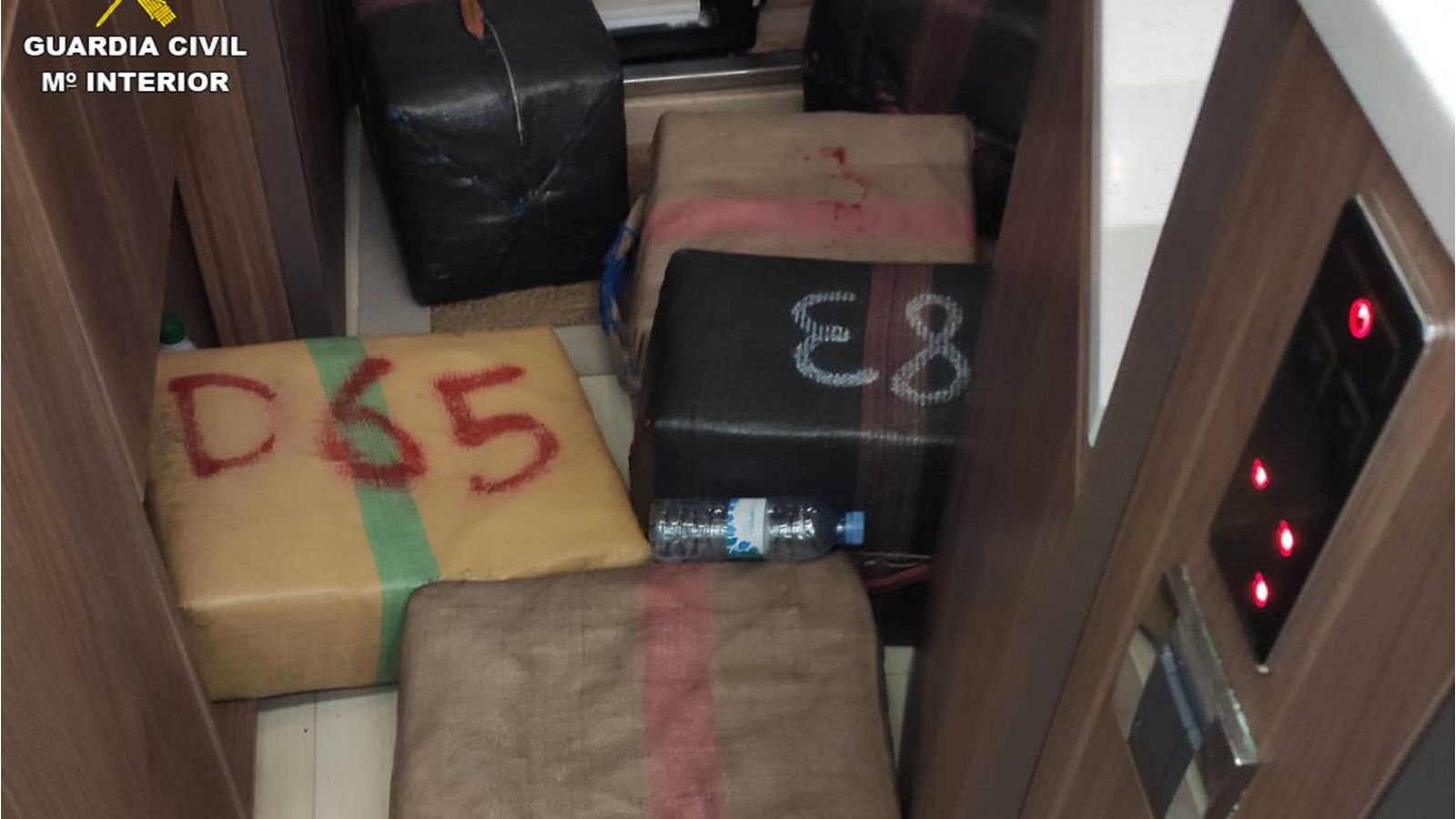 Fardells de droga intervinguts al iot de luxe