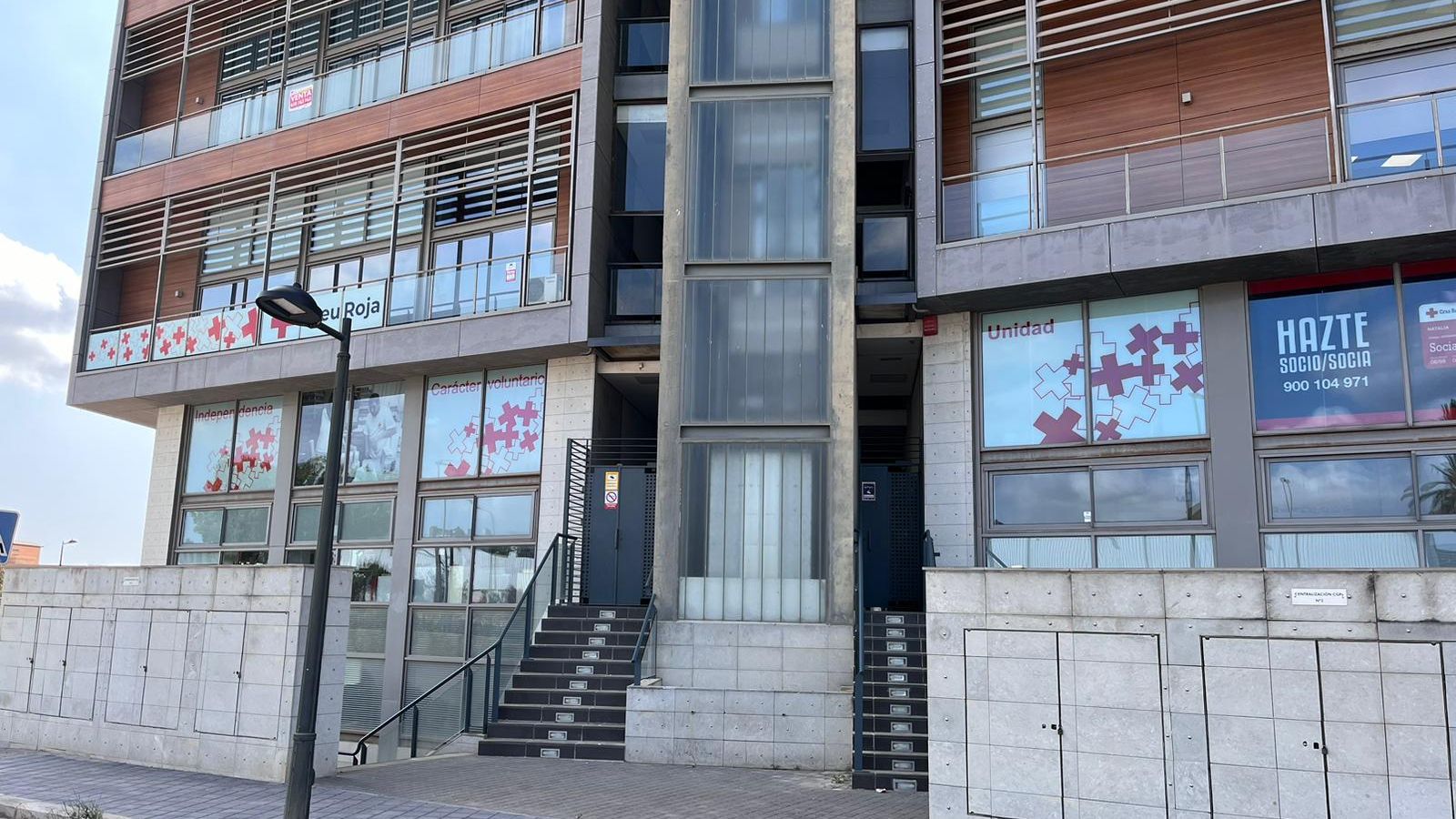 L'edifici pròxim al centre comercial Gran Túria de València