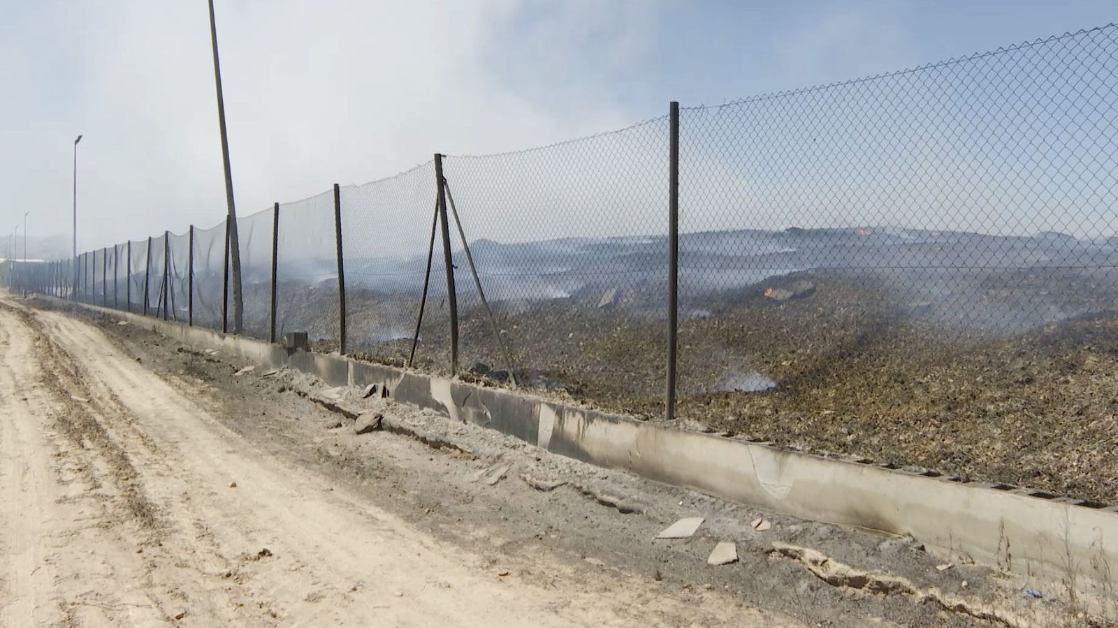 Exterior de la planta afectada per l'incendi