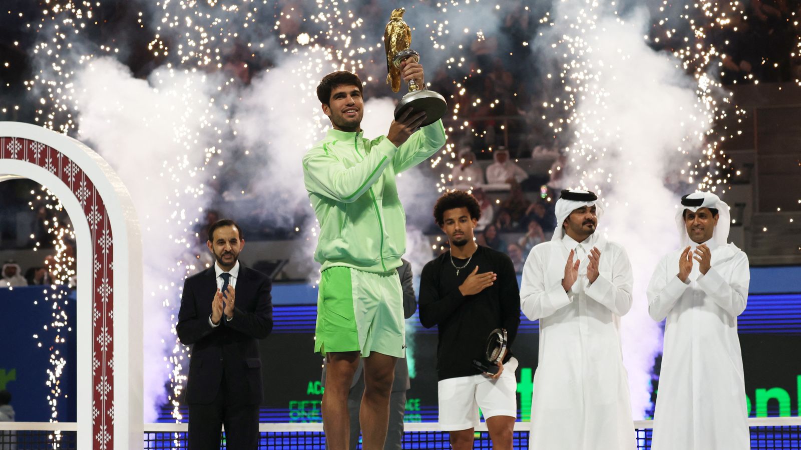 Alcaraz, amb el títol de campió de l'ATP 500 de Doha (Catar)