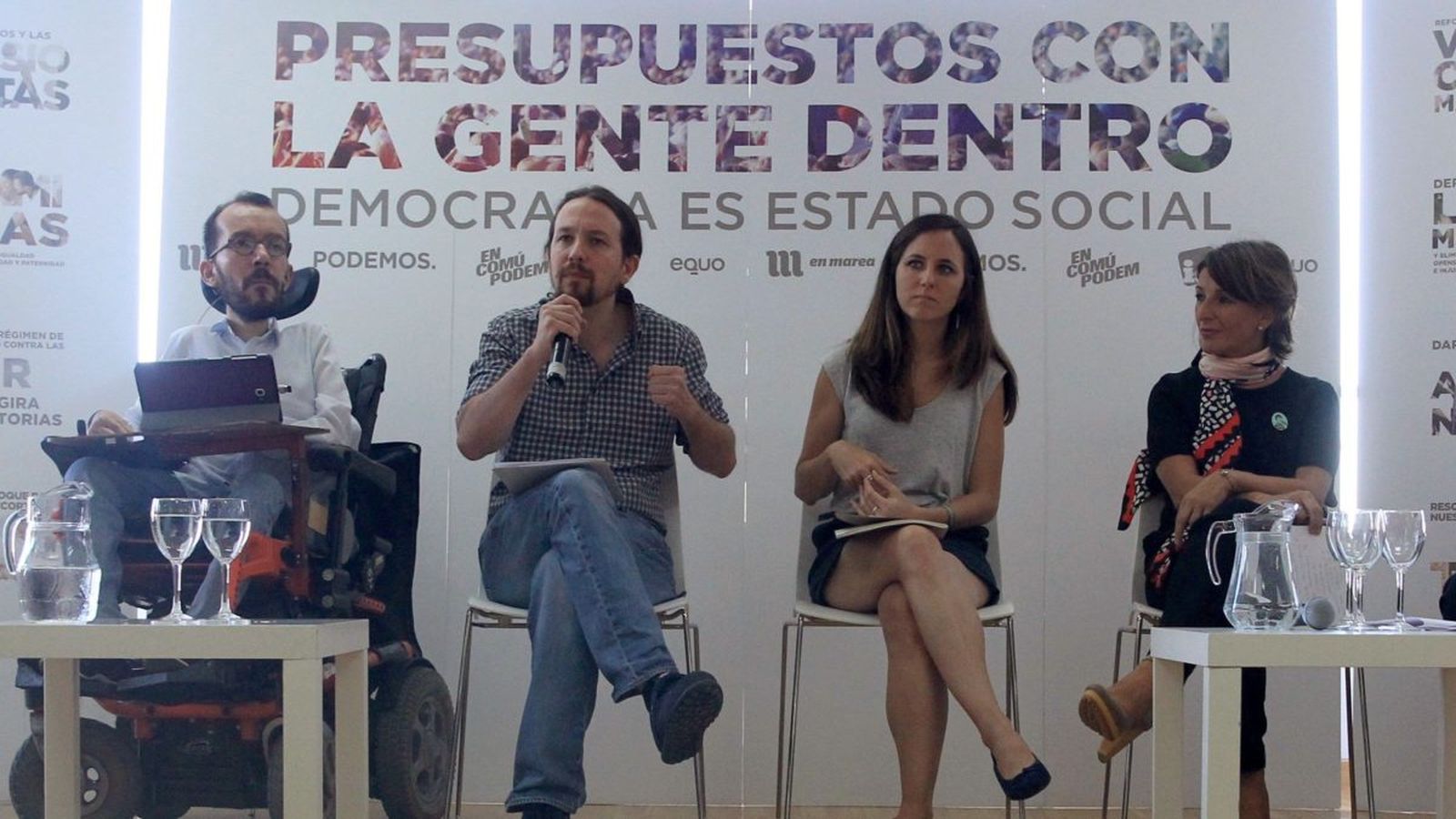 D'esquerra a dreta, el secretari d'Organització de Podem; Pablo Echenique, el líder de la formació, Pablo Iglesias, i la portaveu adjunta en el Congrés, Ione Belarra, en la presentació