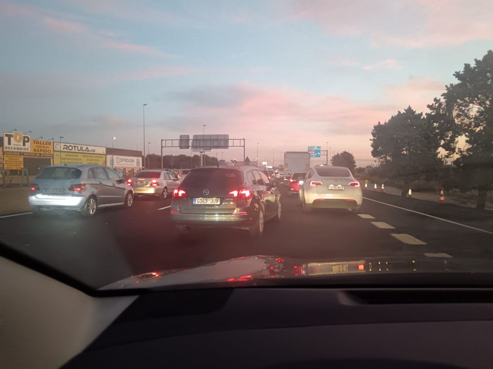 La congestió en la pista de Silla este dimarts a les huit del matí
