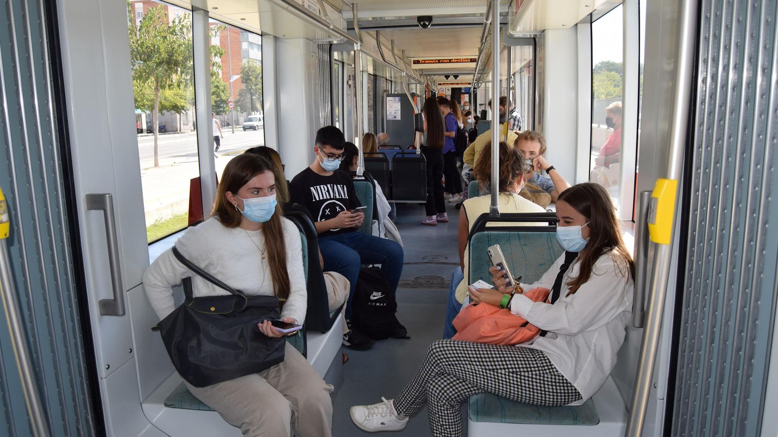 Usuaris al TRAM d'Alacant