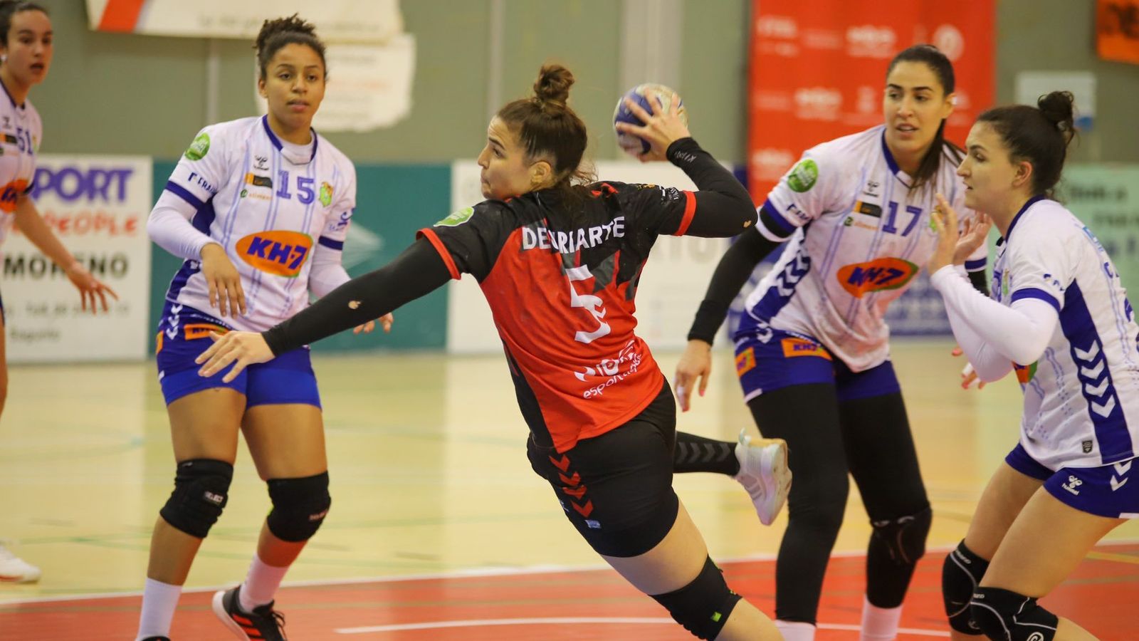 De Uriarte, en una acció del partit d'anada