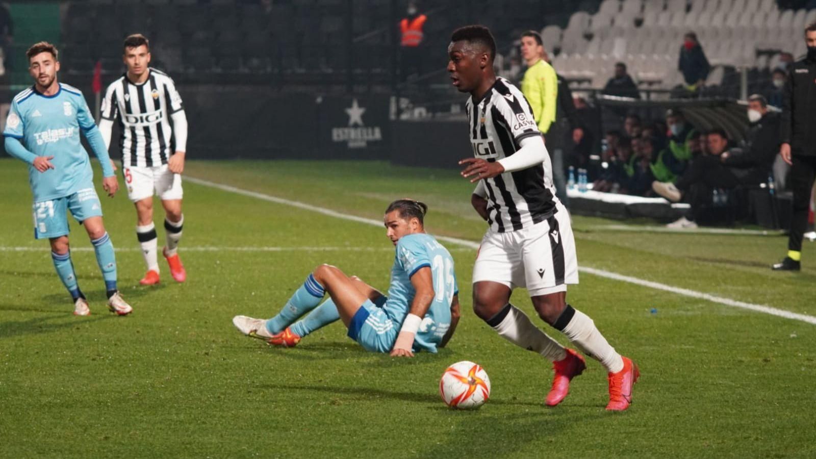 Koné, en una acció del partit Koné, en una acció del partit
