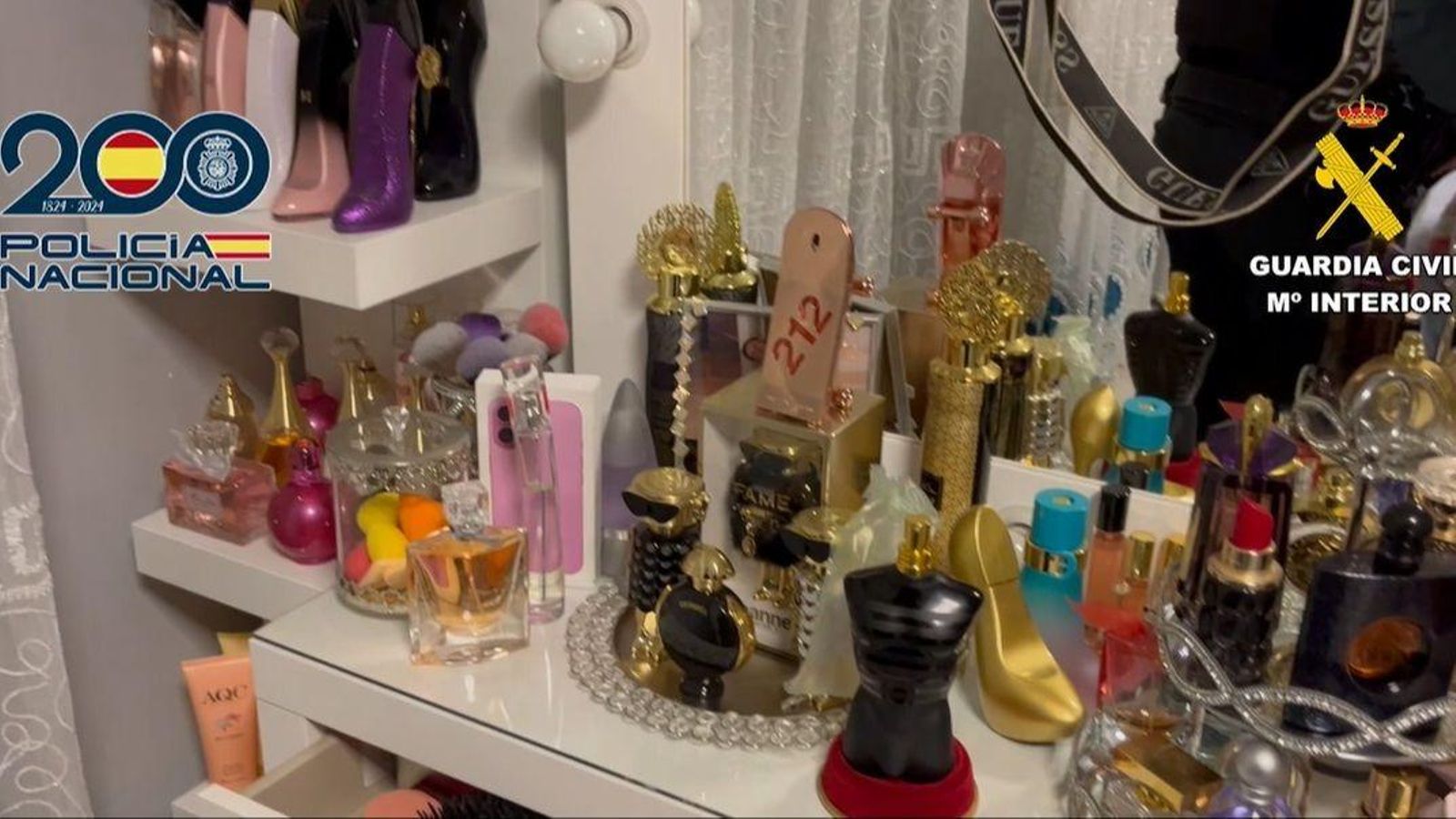 Perfums que tenien els integrants del grup criminal en un dels domicilis registrat pels agents