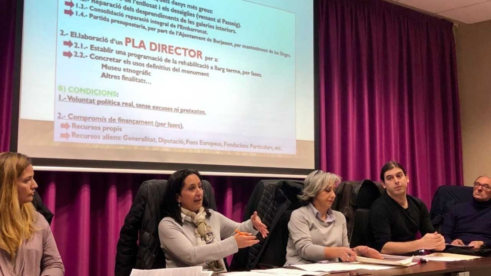 Taula organitzada per l'Associació Templers