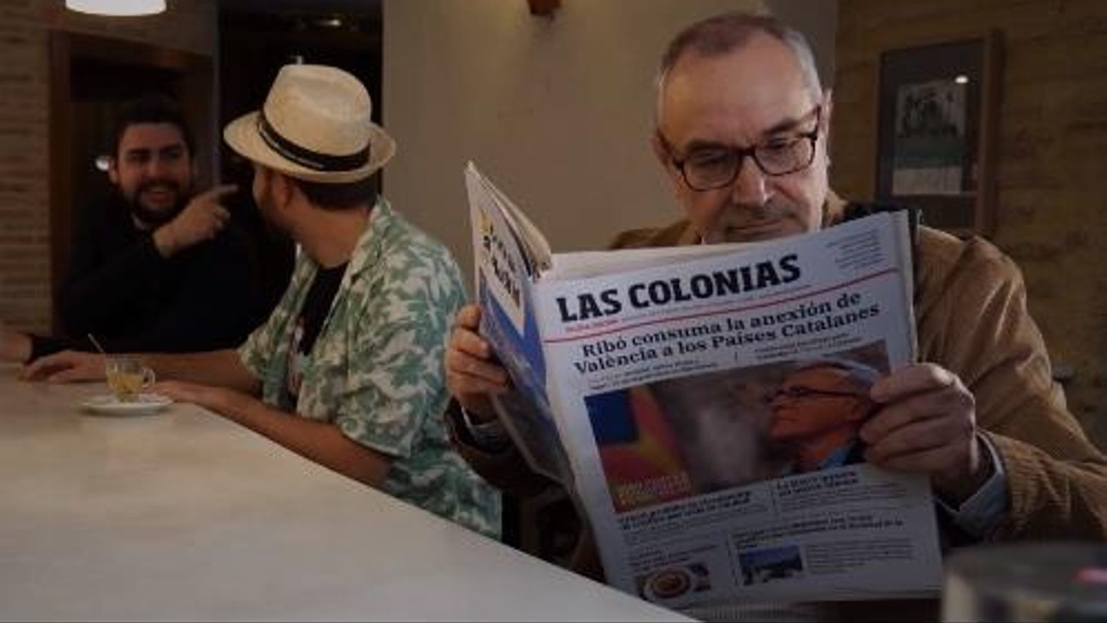 Captura d'un dels moments inicials del clip