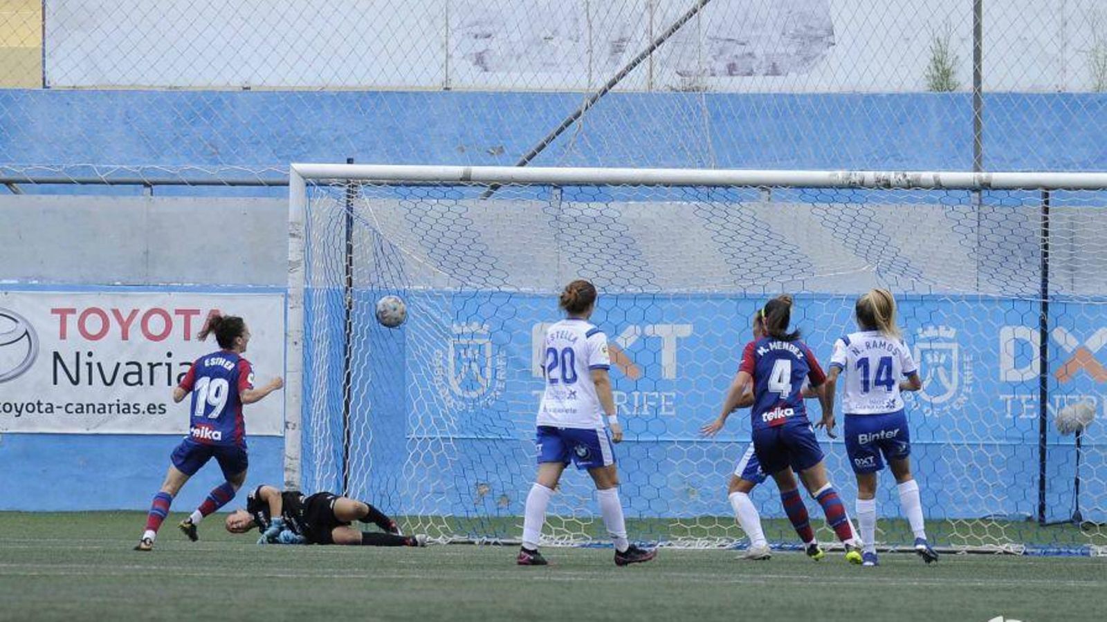 Esther marca un dels gols