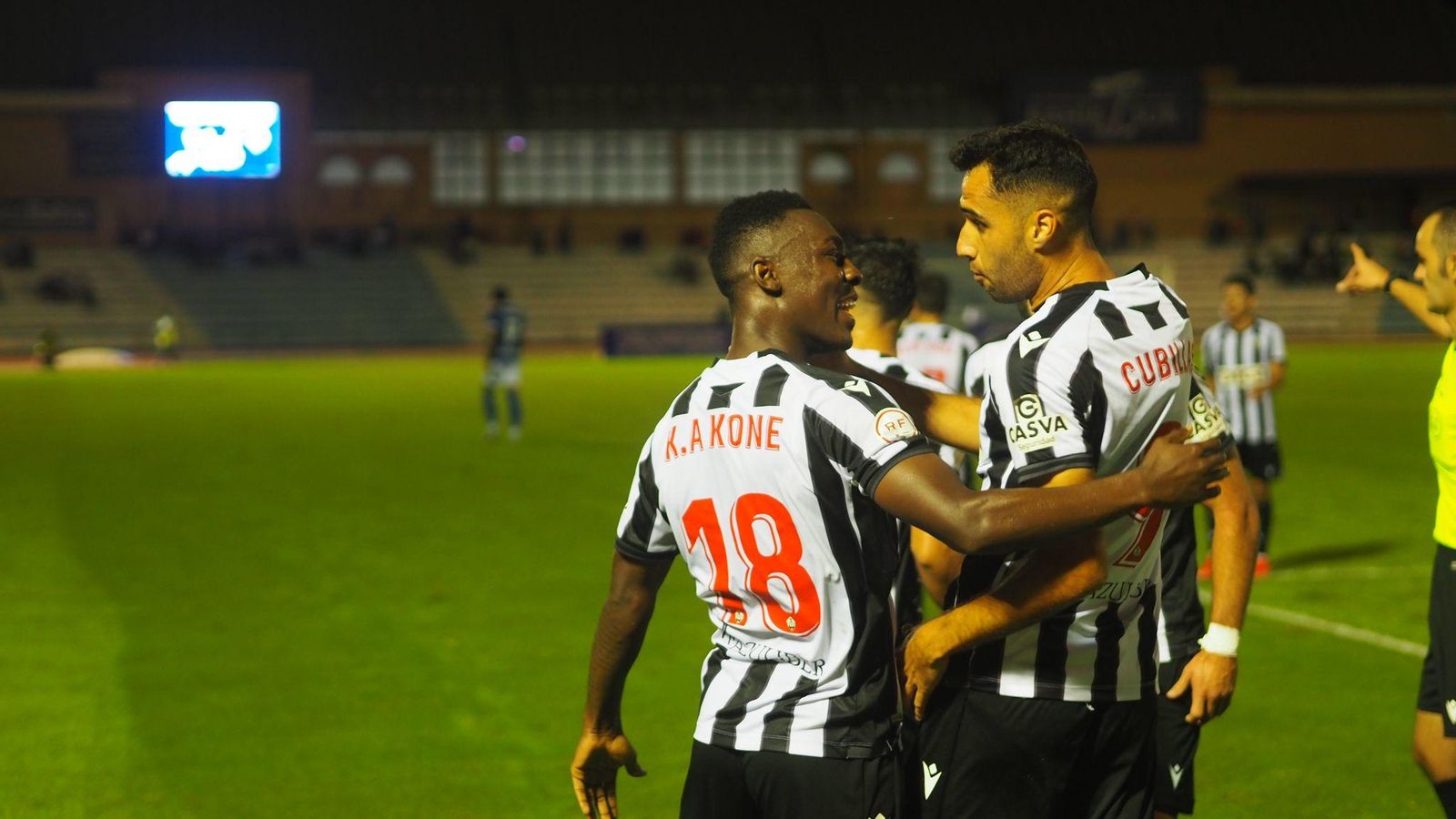 Cubillas i Kone celebren el segon gol del Castelló a San Fernando