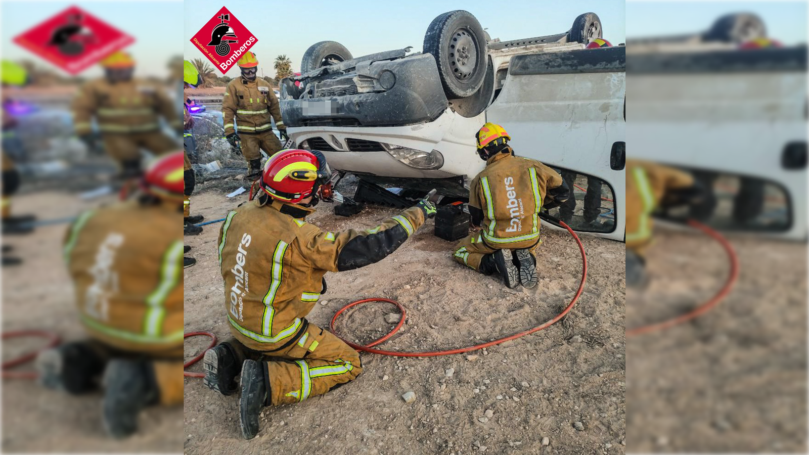 Els bombers treballen a la zona de l'accident