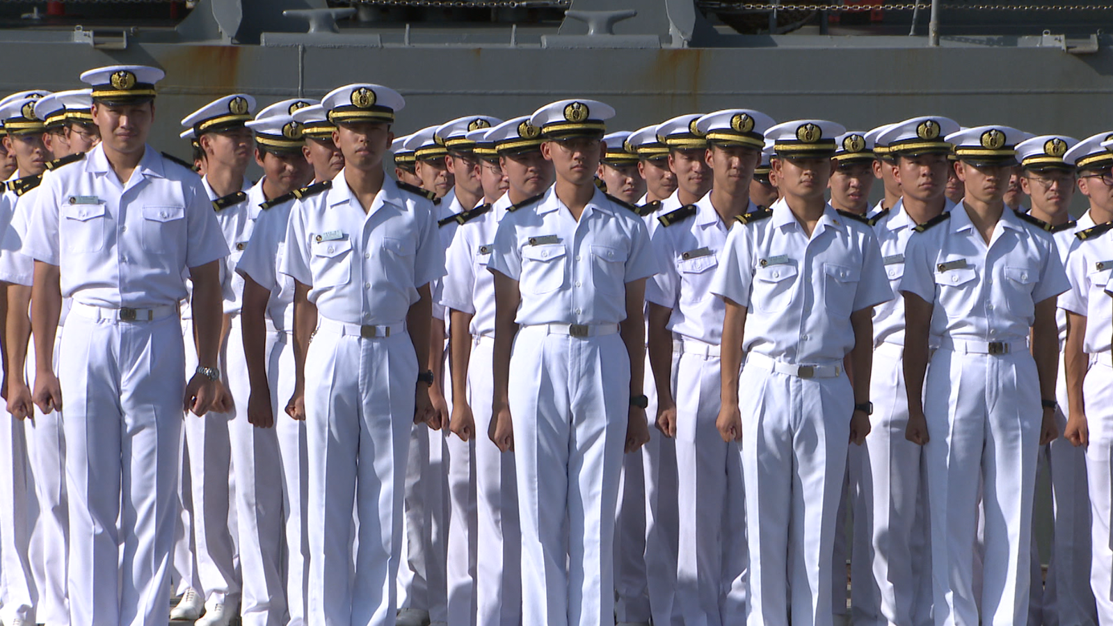 L'armada japonesa aplega al port de València