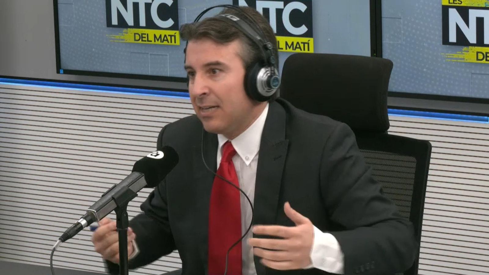 El secretari autonòmic d'Hisenda, Francesc Gamero, en la ràdio d'À Punt