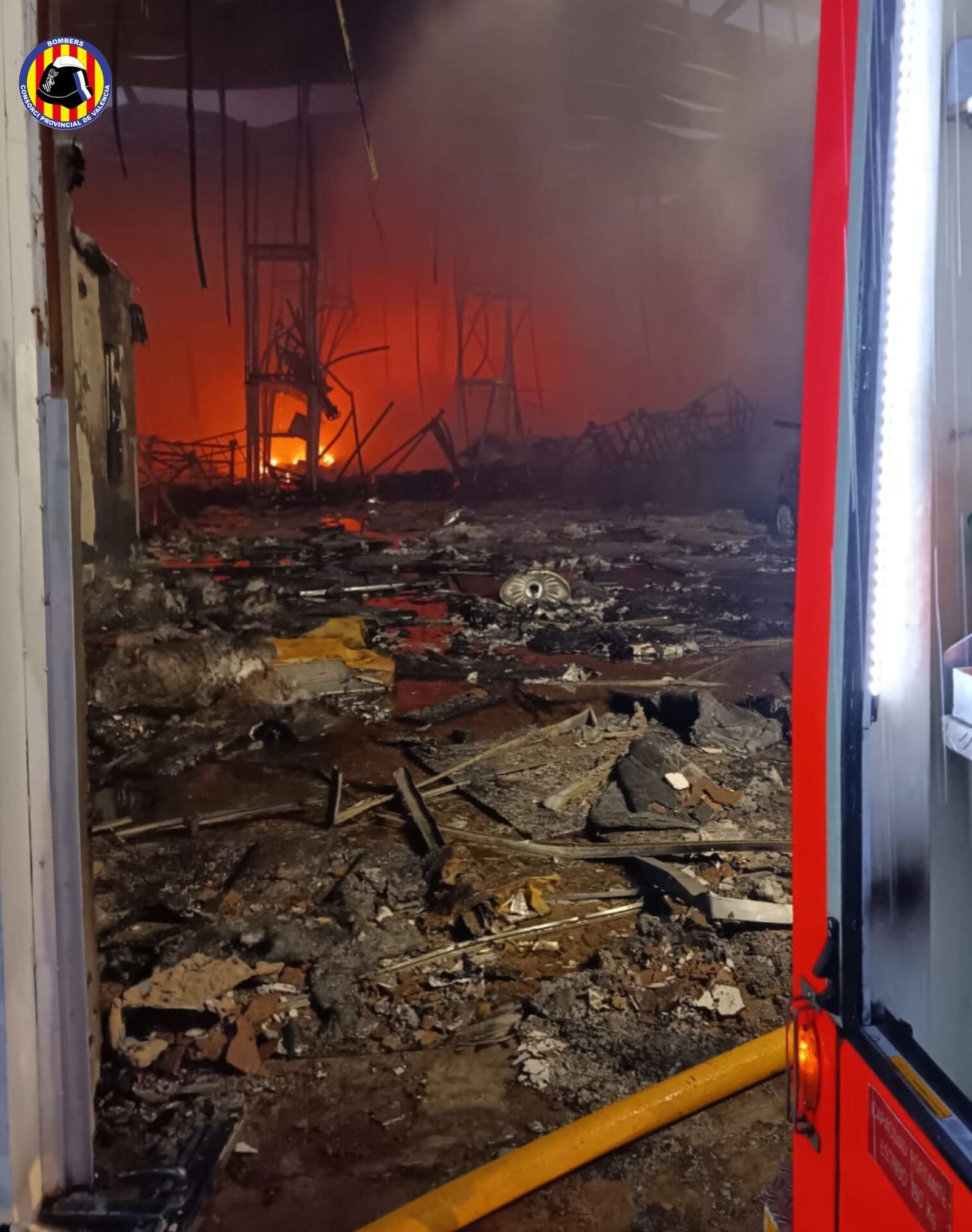 Les flames dins de la nau