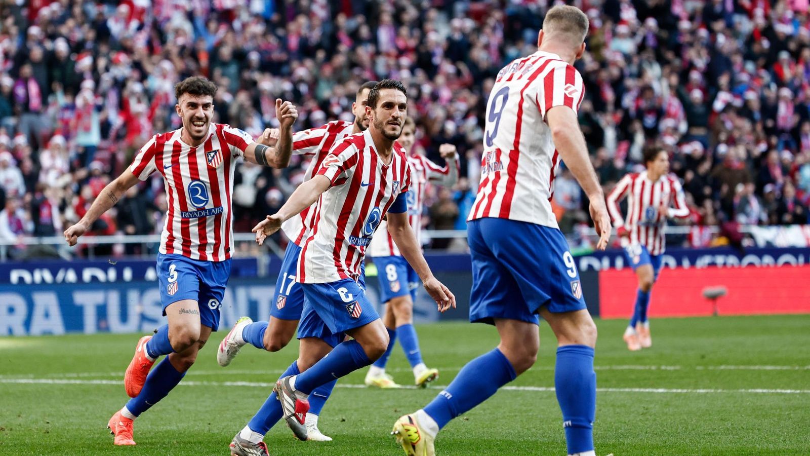 Els jugadors de l'Atlètic de Madrid celebren un dels gols