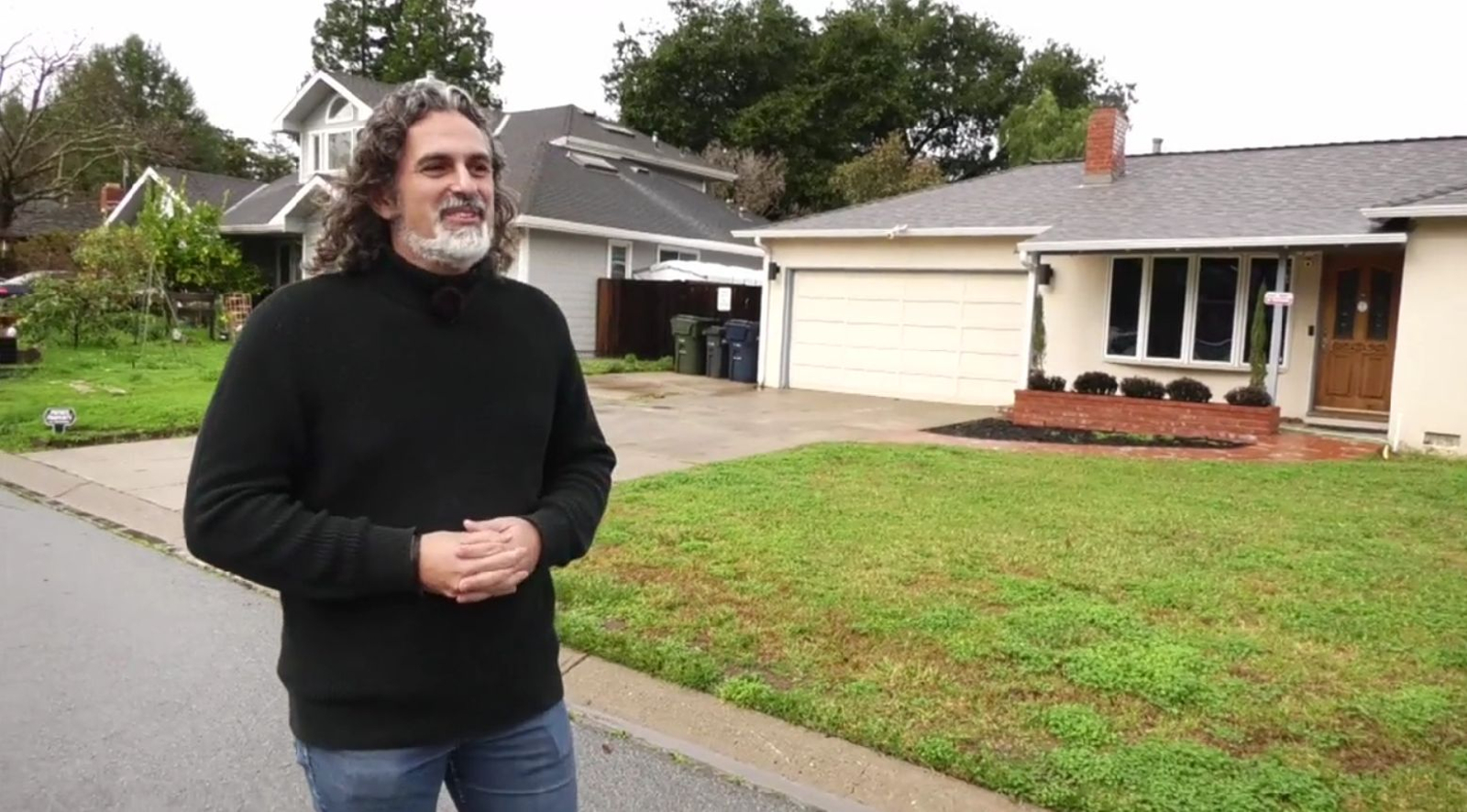 Amb Francisco, d'Alacant, visitarem Cupertino, on es troben les oficines d'Apple