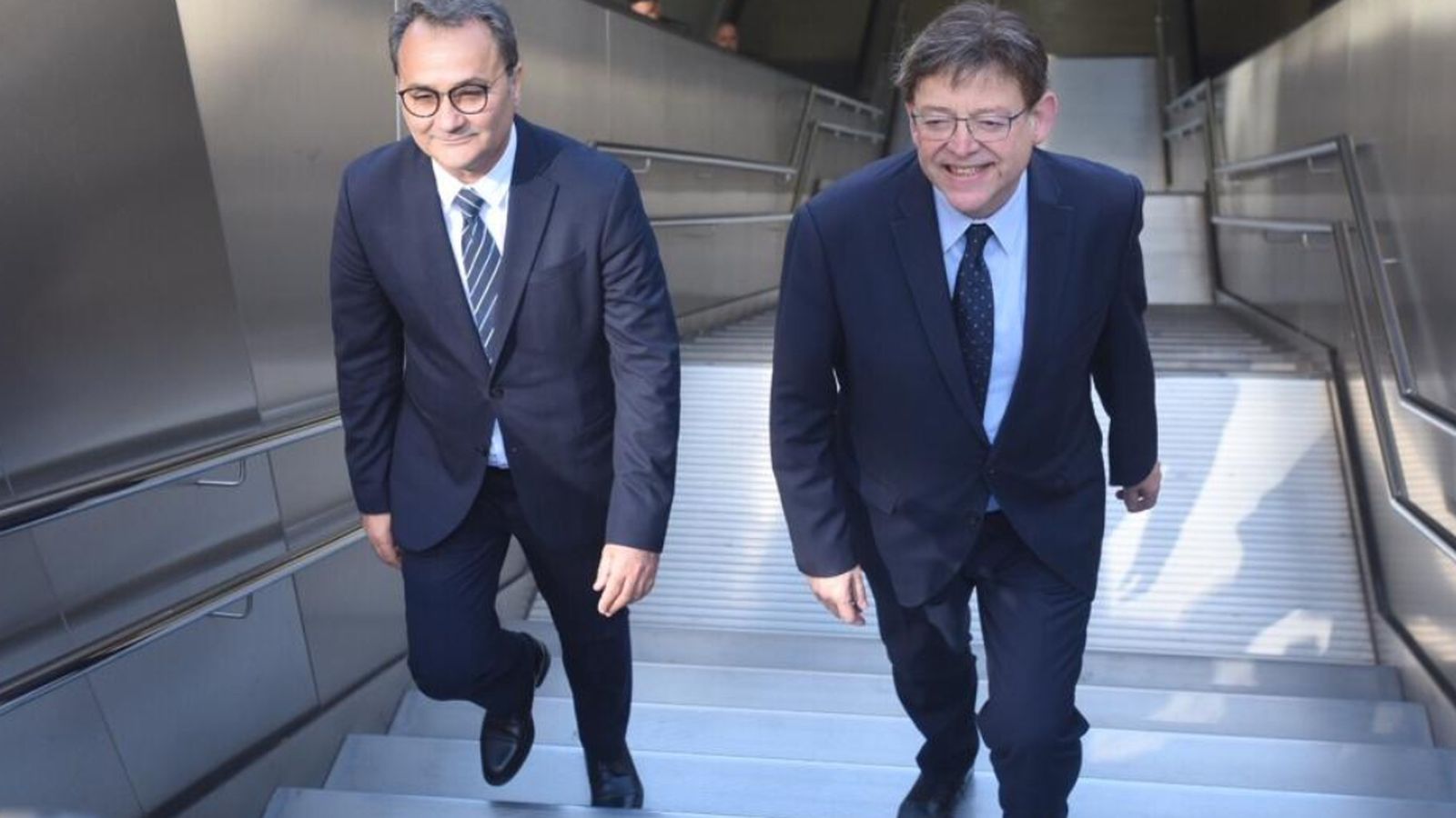 Acompanyat del candidat socialista a l'alcaldia d'Alacant, Paco Sanguino, Puig ha dit que els viatgers que arriben en l'AVE podran deixar enrere les "incomoditats actuals".