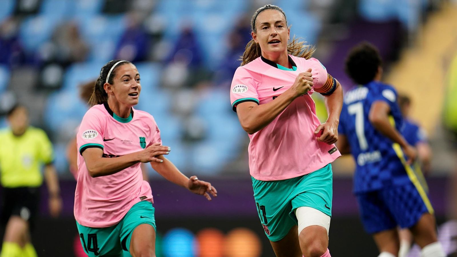 Alexia Putellas celebra un dels gols del Barça
