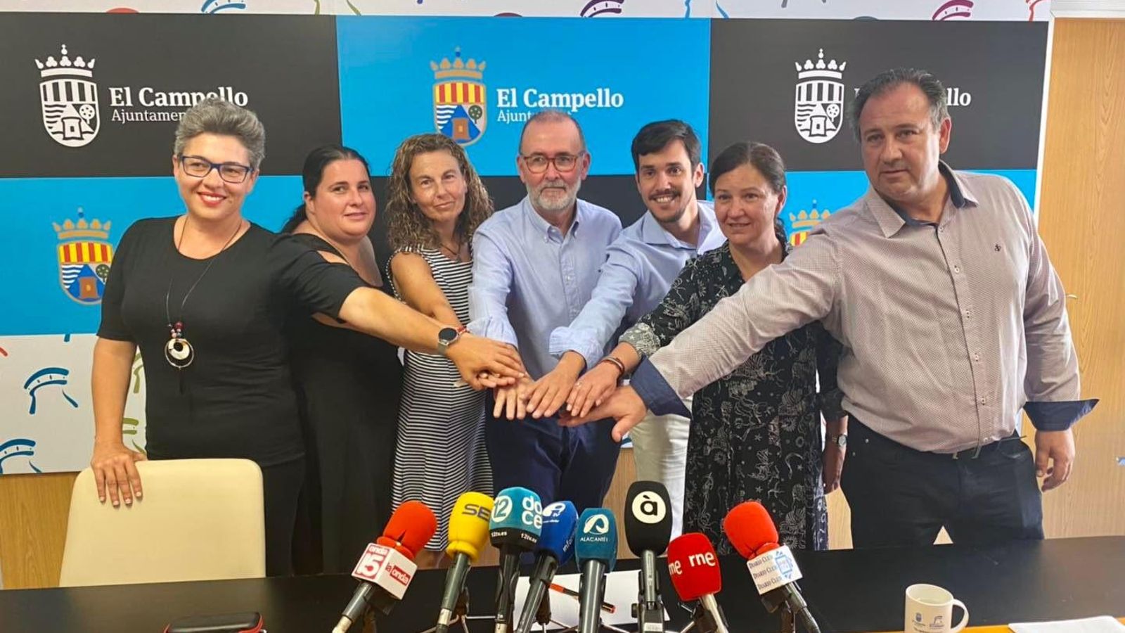 L'alcalde del Campello, Juan José Berenguer, aquest dimecres acompanyat pels regidors del PP