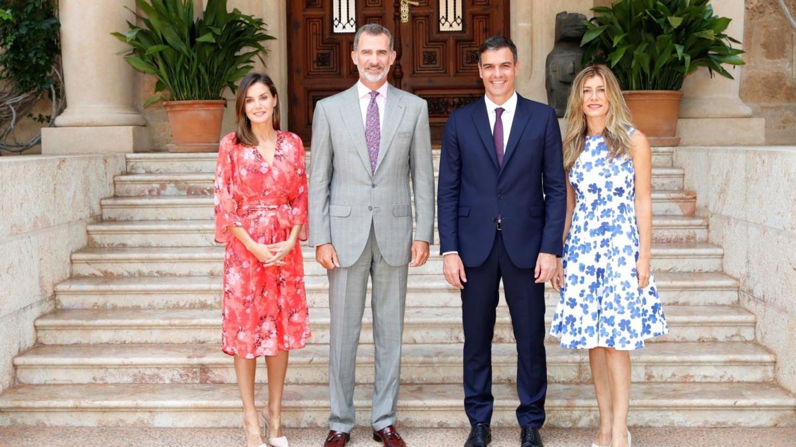 Els Reis amb el president del govern Pedro Sánchez i la seua dona Begoña Gómez al palau de Marivent
