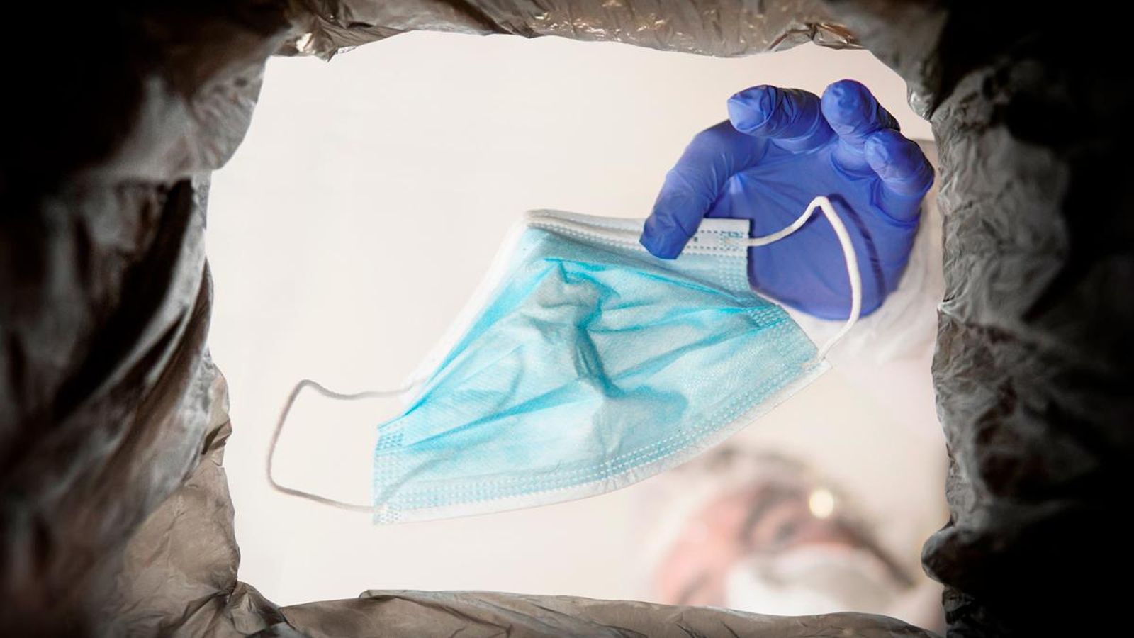 Les mascaretes d'un sol ús són un dels elements més comuns de la pandèmia a escala mundial