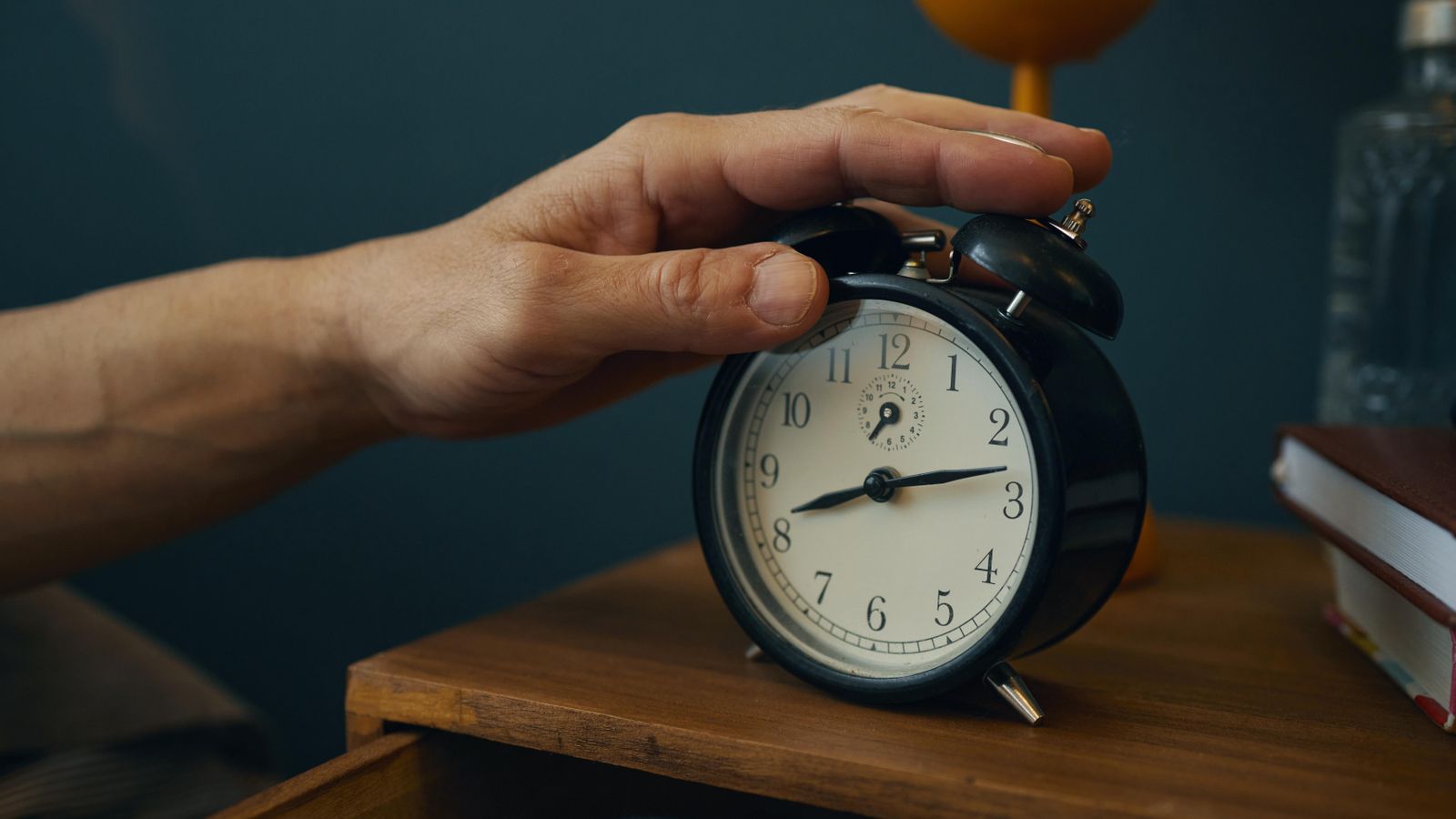 La matinada d'este dissabte a diumenge es fa el canvi d'hora