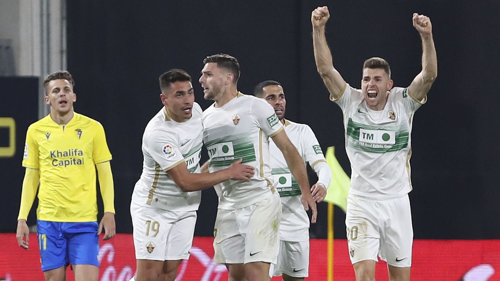 Un gol de Ponce en el tram final del duel contra el Cadis rescata un punt al Nuevo Mirandilla