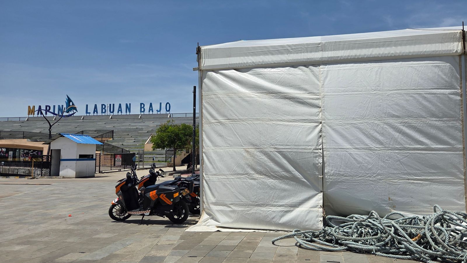 L'equip de rescat intensifica la cerca per a trobar les tres persones desaparegudes a Indonèsia